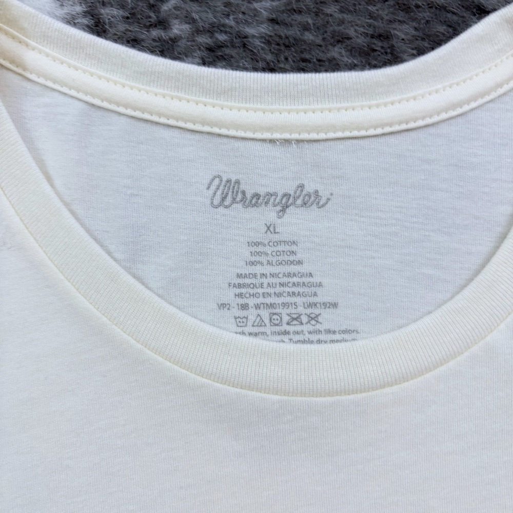NWT Wrangler I Love My Farmily T-Shirt - Picture 4 of 10